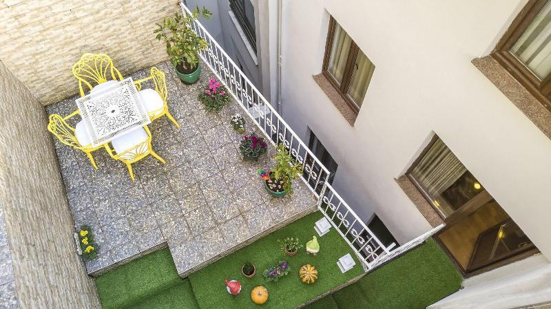 Royan Suites Истанбул Екстериор снимка